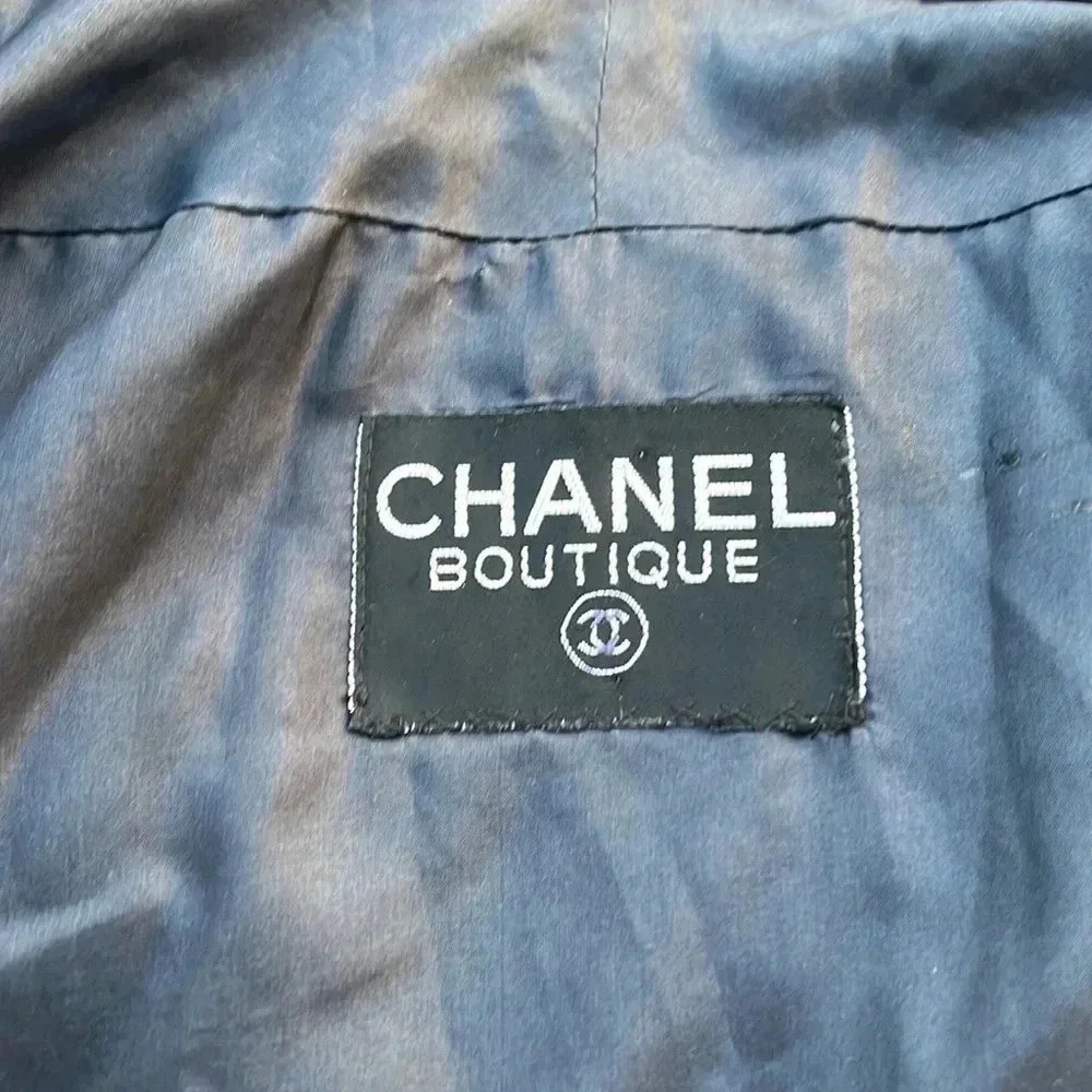 Vintage CHANEL navy coat. - Picture 6 of 7